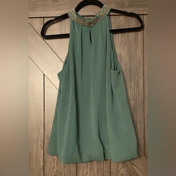 Green Alfani Beaded Neck Halter top with bubble hem, NWT, sz M - Picture 4 of 11